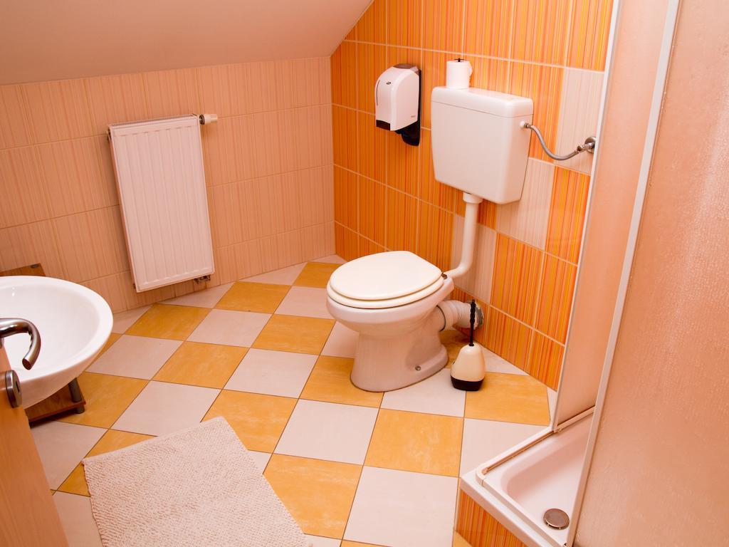Guest House Pri Treh Lipah Ptuj Quarto foto